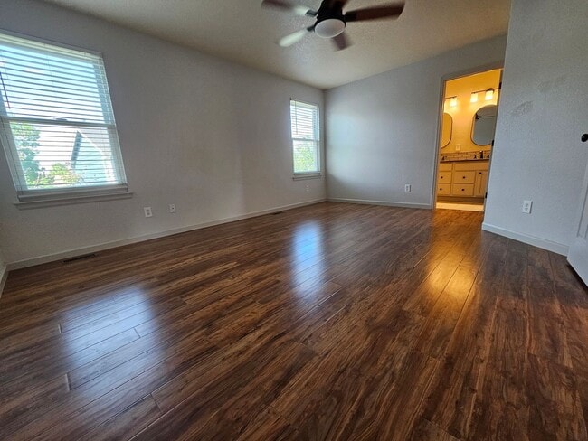 Building Photo - Super Beautiful Englewood 3 Bedroom Home A...