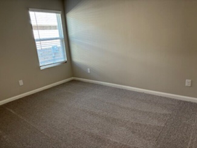 Building Photo - First Month Free! Beautiful New Home!