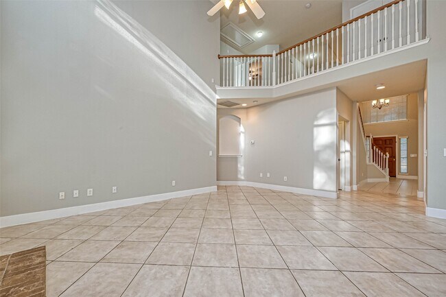 Building Photo - 11011 Sprucedale Ct