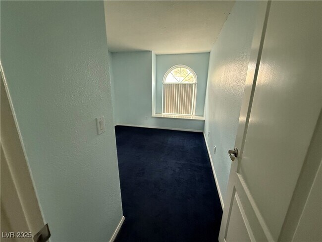 Building Photo - 3145 E Flamingo Rd