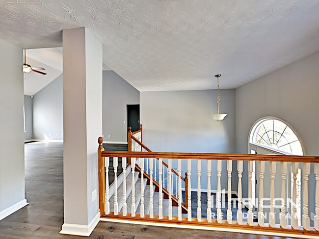 Building Photo - 6821 Hickory Hollow Dr