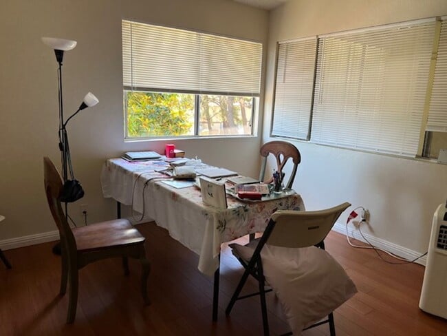 Building Photo - Beautifully remodeled 1 bedroom & 1 bath unit near Six Flags in Vallejo