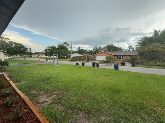 Building Photo - 7059 Brentford Rd