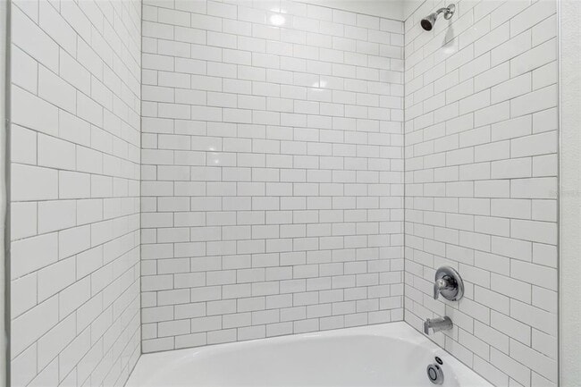 Building Photo - 1712 Tropical Oasis Ave