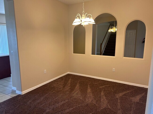 Building Photo - 3/2.5 Townhome