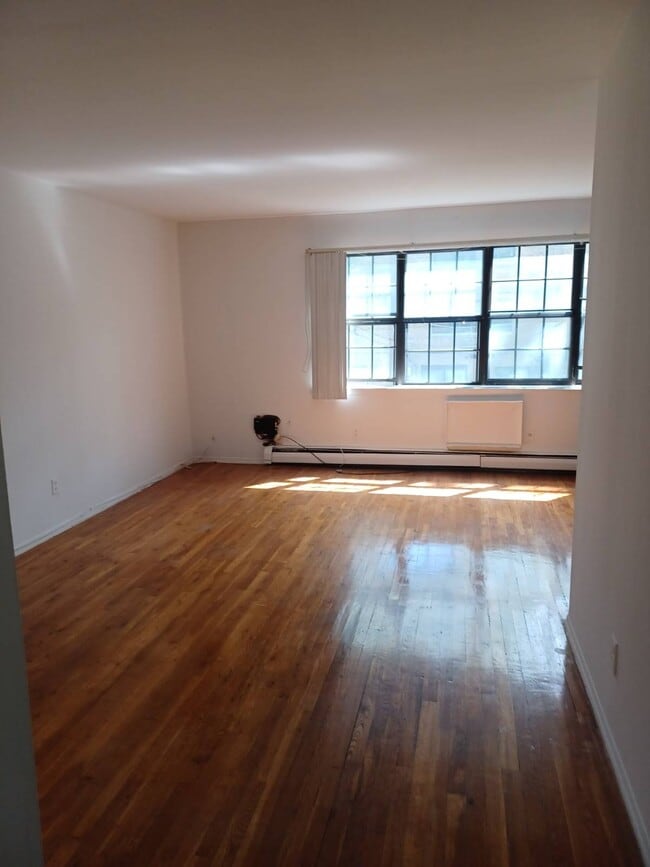 Building Photo - 156-41-156-77 77th St