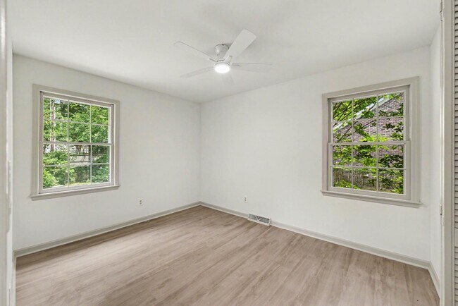 Building Photo - 130 Sandtrap Rd