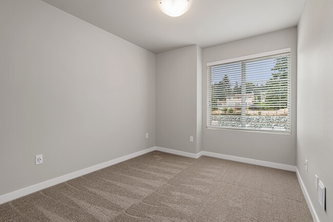 Building Photo - 1806 Sf  | 4 Bedrooms 3.5 Baths  | $3,750