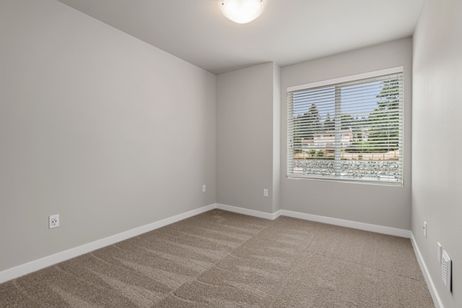 Building Photo - 1806 Sf  | 4 Bedrooms 3.5 Baths  | $3,850