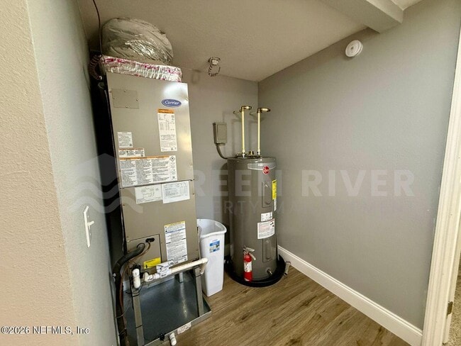 Building Photo - 403 Highland Ave S