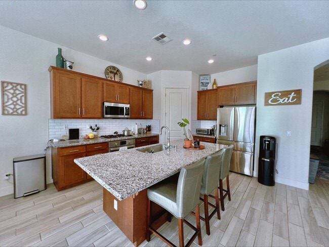 Building Photo - Beautiful Santana Ranch Home in Hollister