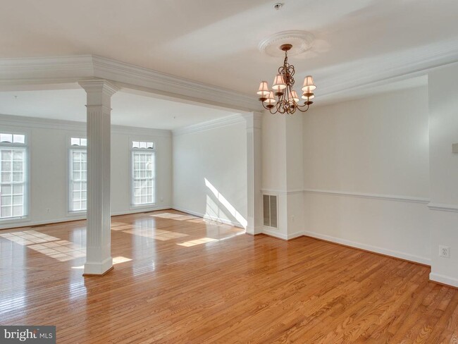 Building Photo - 701 Fitzhugh Way