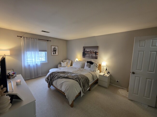 Building Photo - 2791 Green Bridge Ct