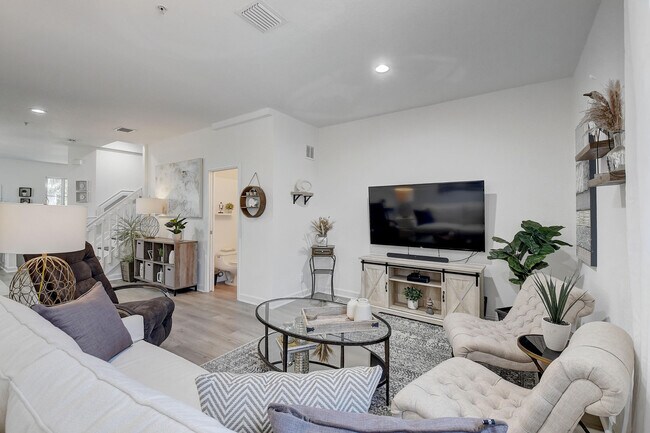 Building Photo - 525 Bayfront Dr