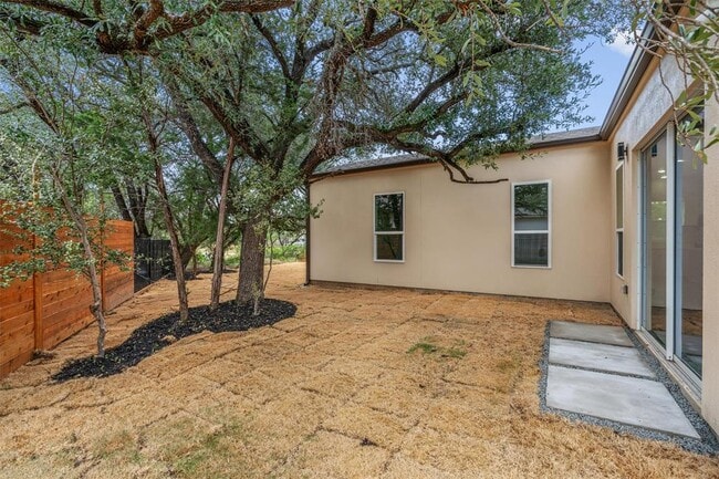 Building Photo - 22010 Redbird Dr