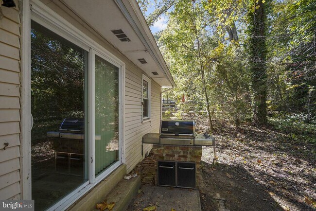 Building Photo - 2018 Buoy Dr
