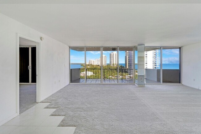 Building Photo - 4200 N Ocean Dr