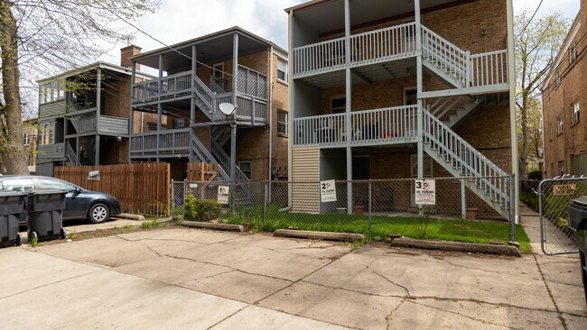 Building Photo - 226 Callan Ave