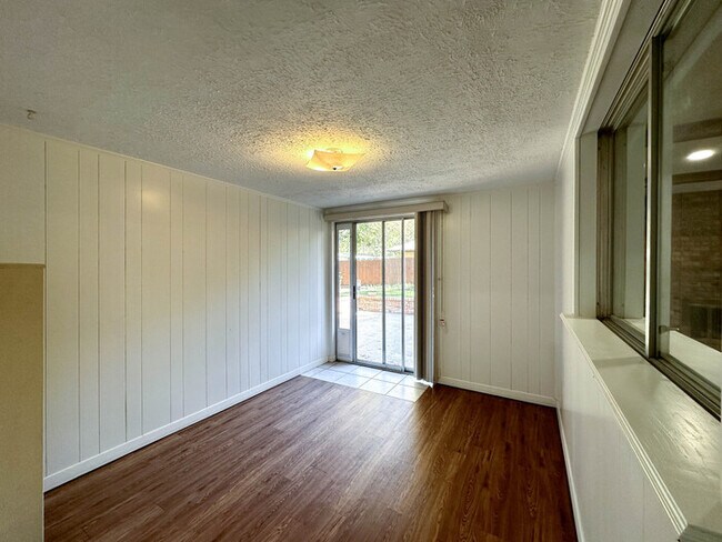 Building Photo - 408 Mimosa Dr