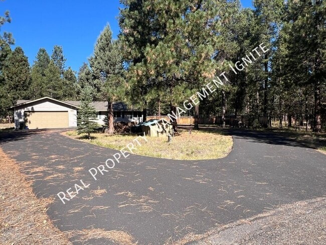 Primary Photo - 15964 Bull Bat Ln