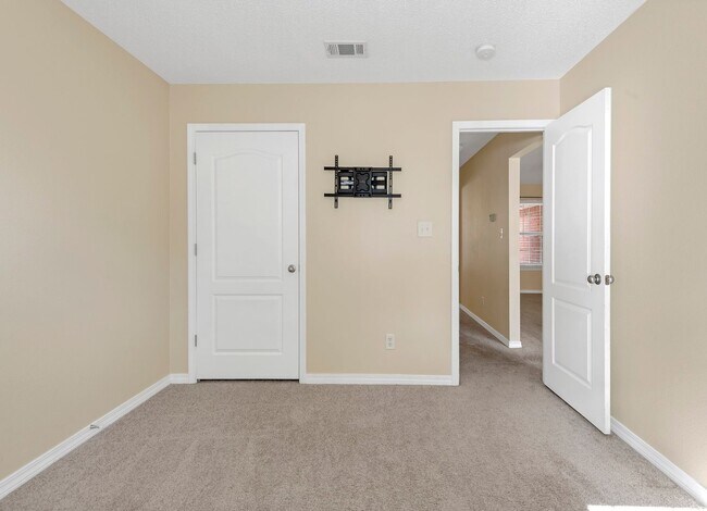 Building Photo - 8959 Gristmill Way