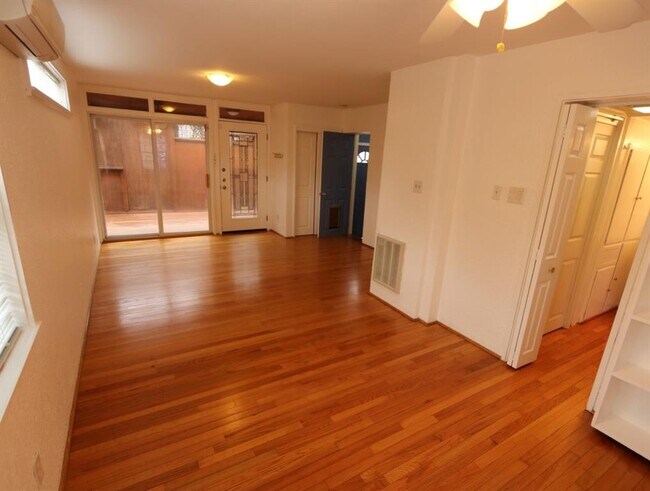 Building Photo - 1415 Harold St