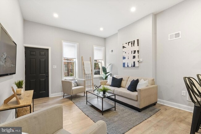 Building Photo - 2571 Coral St