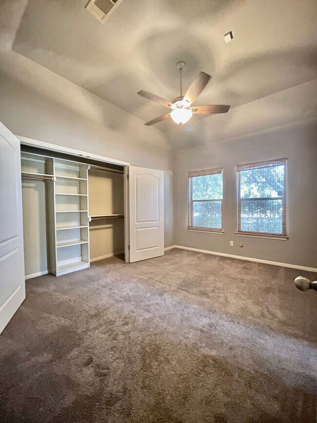 Building Photo - Elegant, Spacious Home Backing Up To Greenspace