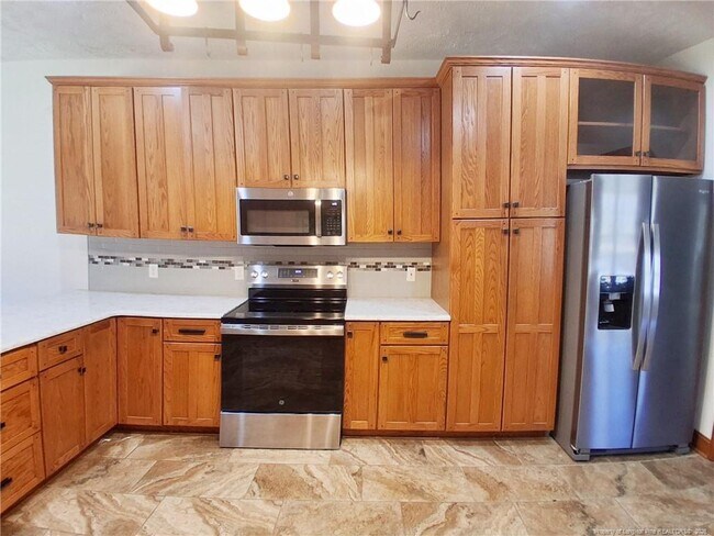 Building Photo - 9310 Creek Path Pl