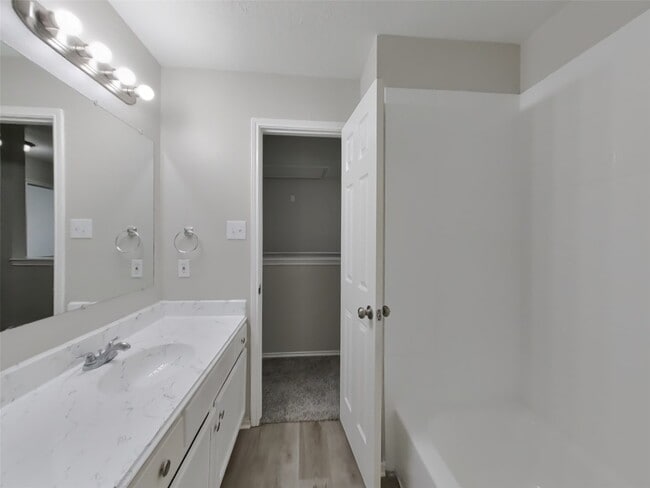 Building Photo - 3703 Bent Springs Ln