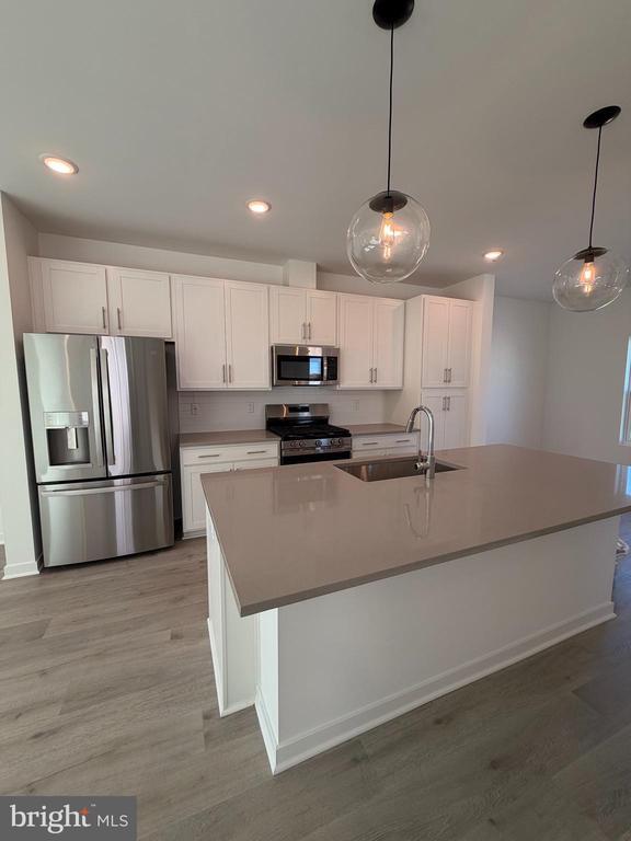 Building Photo - 61 Basswood St