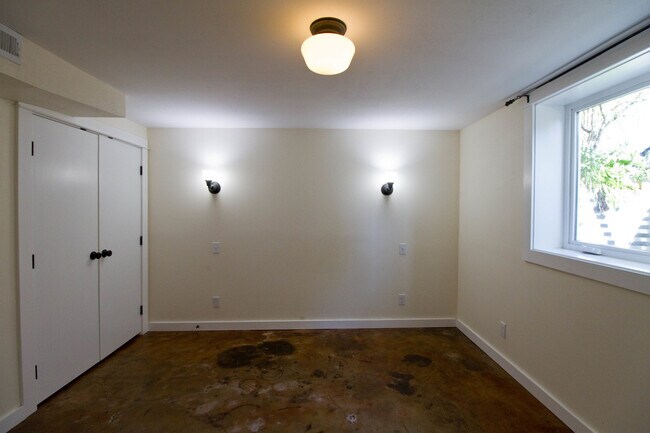 Building Photo - Charming Sabin Craftsman with Fenced Yard, Deck, and More!