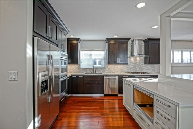 Building Photo - BEAUTIFULLY REMODELED, REDONDO HILLS HOME ...