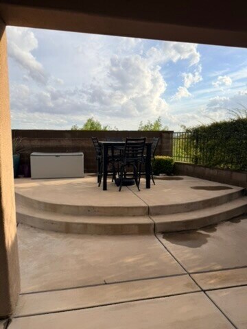 Building Photo - 2540 E Desert Cliff Dr