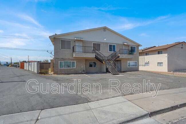 Building Photo - 801 N Major Ave