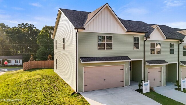 Building Photo - 1708 Bennett Vlg Dr
