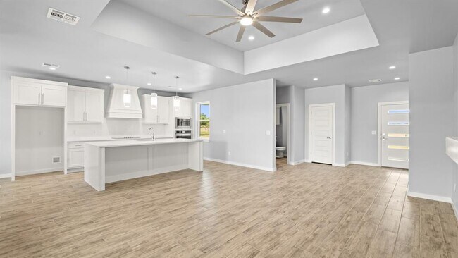 Building Photo - 12624 E Hefner Rd