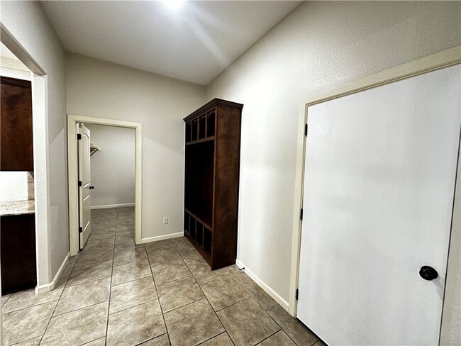 Building Photo - 584 N Mulligan Dr