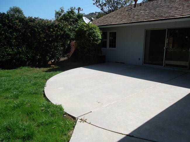 Building Photo - 3751 Stone Canyon Ave