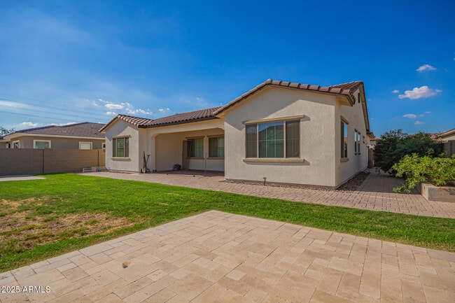 Building Photo - 2065 E Gemini Pl