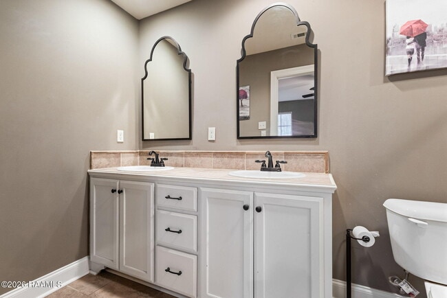 Building Photo - 122 Acacia Ln