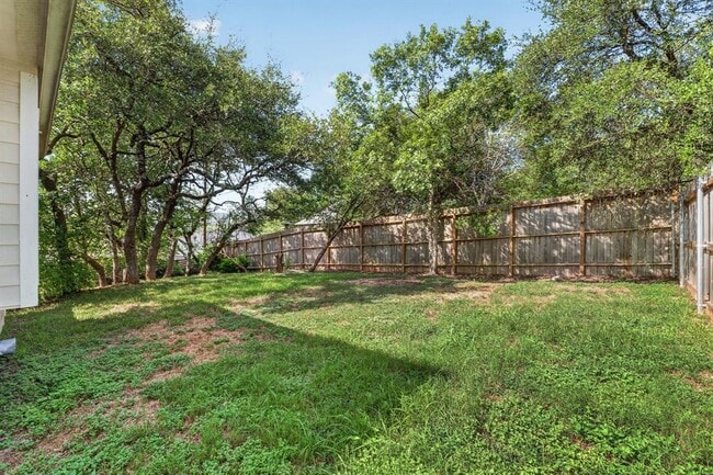 Building Photo - 1002 Castile Rd