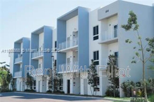 Building Photo - 610 NE 2nd St