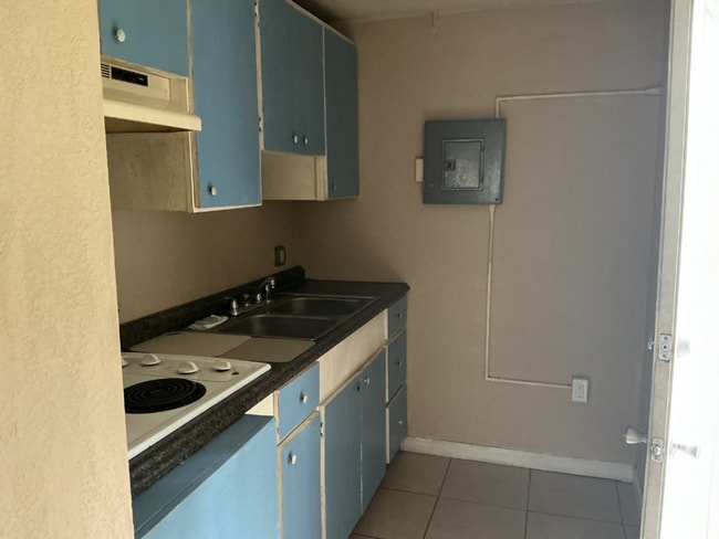 Building Photo - 2529 Tanglewood St