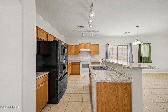 Building Photo - 13271 W Clarendon Ave