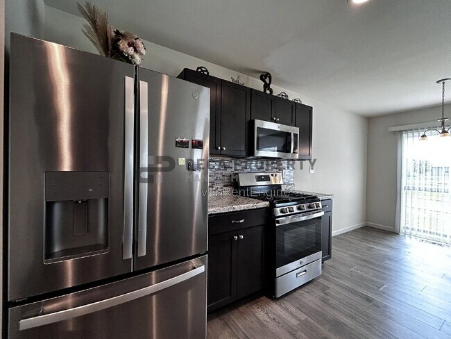 Building Photo - 288 Crestfield Ct