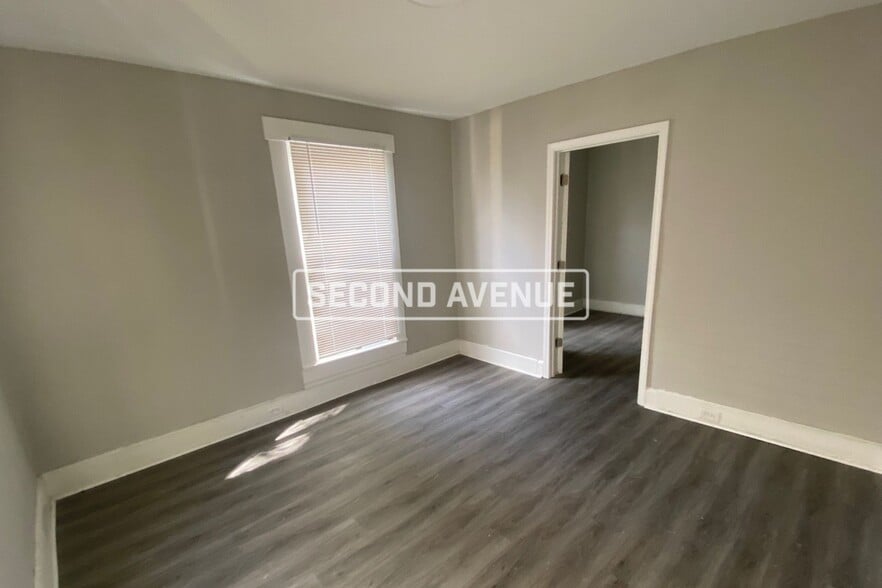 Building Photo - 4833 Greenwood Terrace