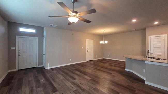 Building Photo - 9729 Grosbeak Ln