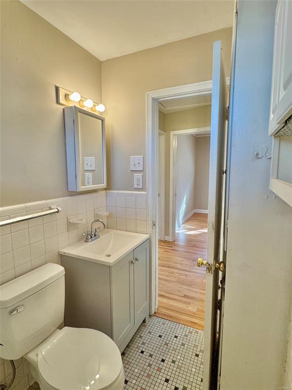 Building Photo - 1100 Lombard Dr