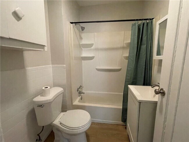 Building Photo - 36 Nye Park